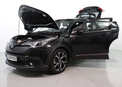 Toyota C-HR 1.8 C-HR Design HEV CVT 5dr 40