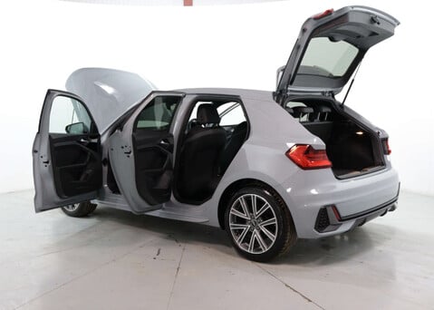 Audi A1 1.0 A1 Sportback 25 TFSI S Line Semi-Auto 5dr 42