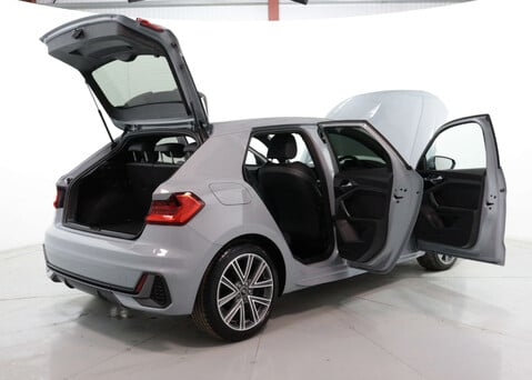 Audi A1 1.0 A1 Sportback 25 TFSI S Line Semi-Auto 5dr 44