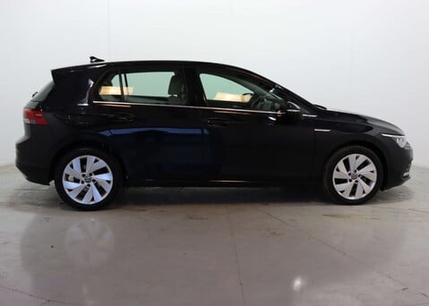 Volkswagen Golf 1.5 Golf Style eTSI Semi-Auto 5dr 8