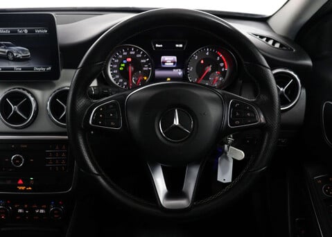 Mercedes-Benz GLA 2.1 GLA 200 D Sport 5dr 14