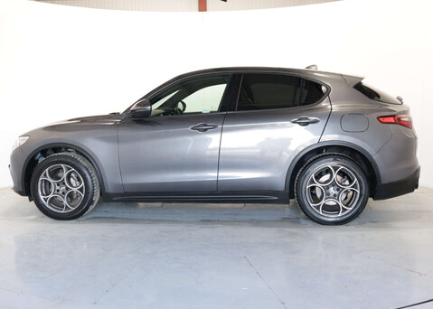 Alfa Romeo Stelvio 2.0 Stelvio Sprint TB AWD Auto 4WD 5dr 4