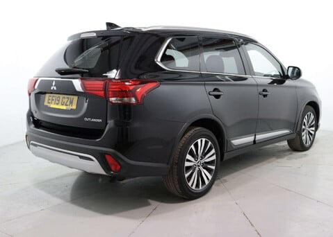 Mitsubishi Outlander 2.0 Outlander 4 CVT 4WD 5dr 7