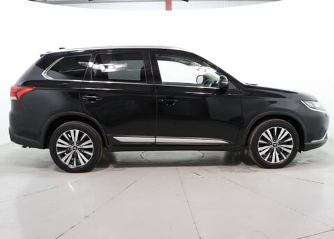 Mitsubishi Outlander 2.0 Outlander 4 CVT 4WD 5dr 8