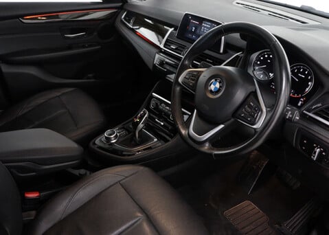 BMW 2 Series 1.5 218i Luxury Auto 5dr 27