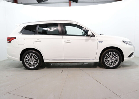 Mitsubishi Outlander 2.4 Outlander Dynamic PHEV CVT 4WD 5dr 8