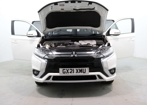 Mitsubishi Outlander 2.4 Outlander Dynamic PHEV CVT 4WD 5dr 41