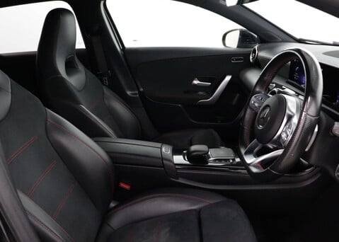 Mercedes-Benz A Class 1.3 A 200 AMG Line Exeutive Auto 5dr 32