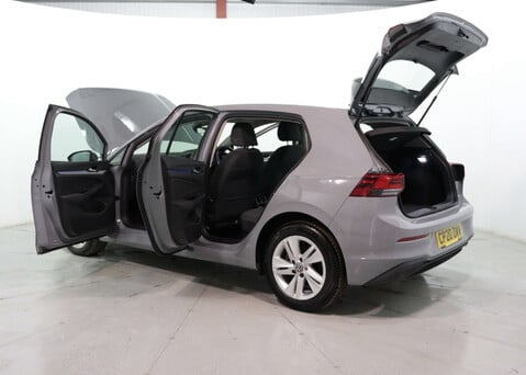 Volkswagen Golf 1.5 Golf Life eTSI Semi-Auto 5dr 44