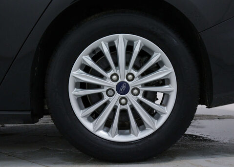 Ford Focus 1.0 Focus Titanium Auto 5dr 15