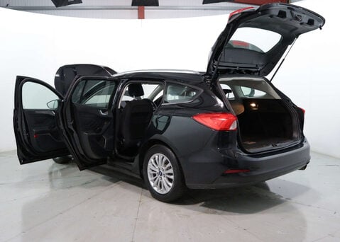 Ford Focus 1.0 Focus Titanium Auto 5dr 49