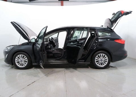 Ford Focus 1.0 Focus Titanium Auto 5dr 48