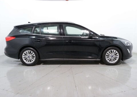 Ford Focus 1.0 Focus Titanium Auto 5dr 12