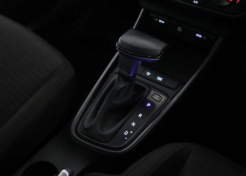 Hyundai i20 1.0 i20 SE Connect MHEV TGDi Auto 5dr 27