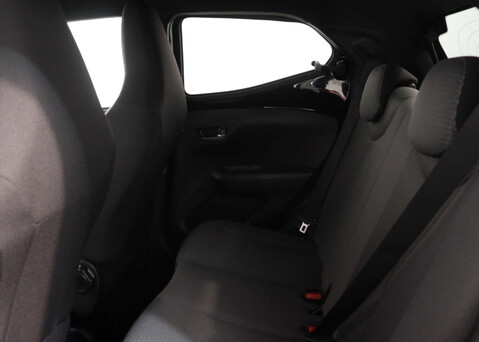 Toyota Aygo 1.0 Aygo X-Trend TSS VVT-i CVT 5dr 33