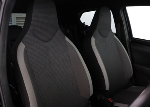 Toyota Aygo 1.0 Aygo X-Trend TSS VVT-i CVT 5dr 28