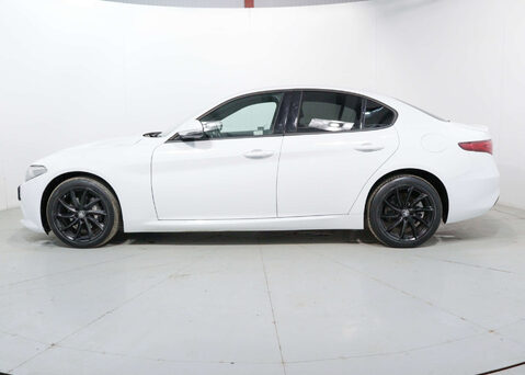 Alfa Romeo Giulia 2.0 Giulia Sprint TB Auto 4dr 8