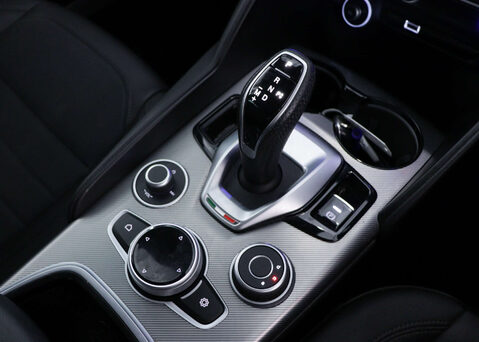 Alfa Romeo Giulia 2.0 Giulia Sprint TB Auto 4dr 29