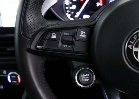 Alfa Romeo Giulia 2.0 Giulia Sprint TB Auto 4dr 30