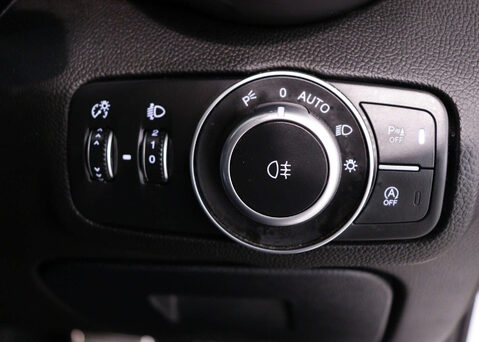 Alfa Romeo Giulia 2.0 Giulia Sprint TB Auto 4dr 32