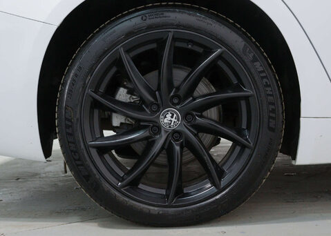 Alfa Romeo Giulia 2.0 Giulia Sprint TB Auto 4dr 13