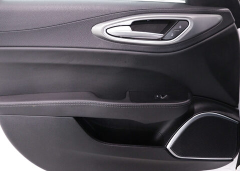 Alfa Romeo Giulia 2.0 Giulia Sprint TB Auto 4dr 41