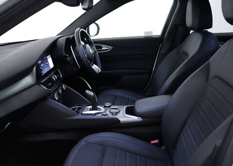 Alfa Romeo Giulia 2.0 Giulia Sprint TB Auto 4dr 39