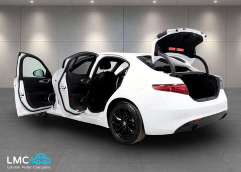 Alfa Romeo Giulia 2.0 Giulia Sprint TB Auto 4dr 51