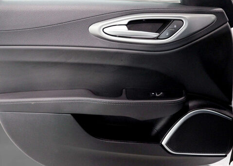 Alfa Romeo Giulia 2.0 Giulia Sprint TB Auto 4dr 42