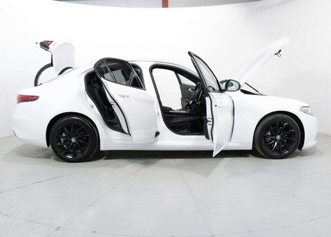 Alfa Romeo Giulia 2.0 Giulia Sprint TB Auto 4dr 53