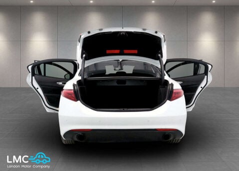 Alfa Romeo Giulia 2.0 Giulia Sprint TB Auto 4dr 52