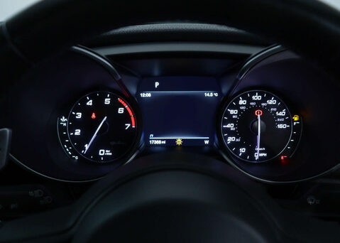 Alfa Romeo Giulia 2.0 Giulia Sprint TB Auto 4dr 17