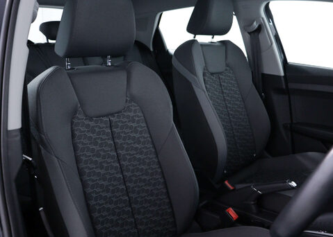 Audi A1 1.5 A1 Sportback 35 TFSI Sport Semi-Auto 5dr 37