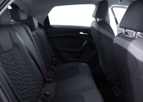 Audi A1 1.5 A1 Sportback 35 TFSI Sport Semi-Auto 5dr 44