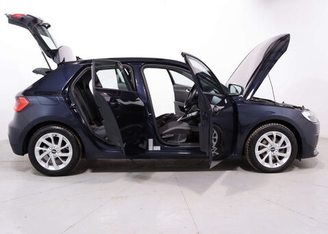 Audi A1 1.5 A1 Sportback 35 TFSI Sport Semi-Auto 5dr 54
