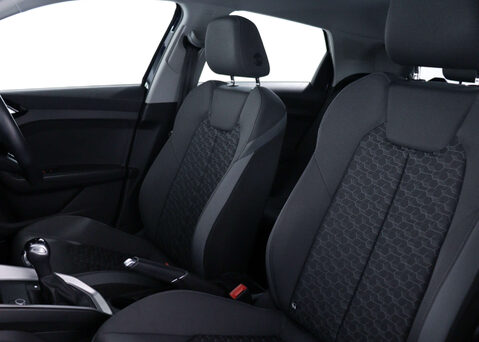 Audi A1 1.5 A1 Sportback 35 TFSI Sport Semi-Auto 5dr 41