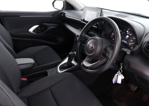 Toyota Yaris 1.5 Yaris Icon HEV CVT 5dr 30