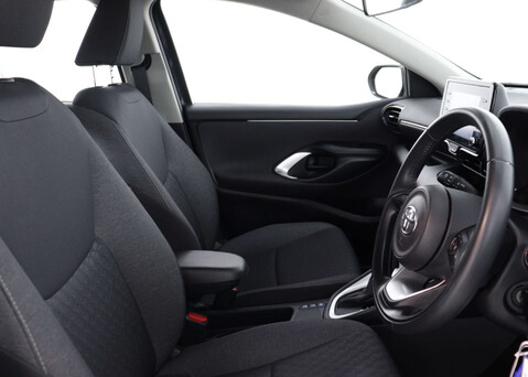 Toyota Yaris 1.5 Yaris Icon HEV CVT 5dr 31