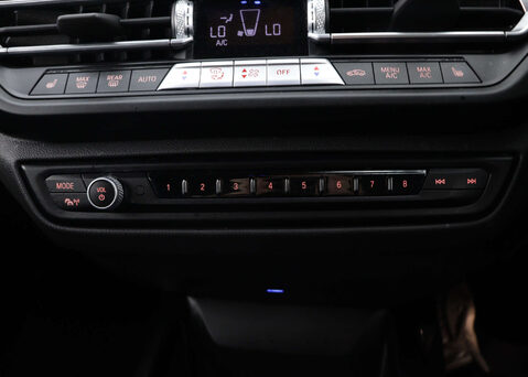 BMW 1 Series 1.5 118I M Sport Auto 5dr 33