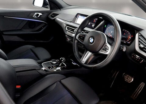 BMW 1 Series 1.5 118I M Sport Auto 5dr 44