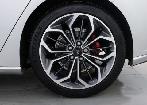 Ford Focus 1.0 Focus ST-Line X MHEV Auto 5dr 16