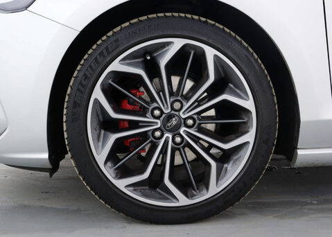 Ford Focus 1.0 Focus ST-Line X MHEV Auto 5dr 15