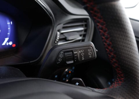 Ford Focus 1.0 Focus ST-Line X MHEV Auto 5dr 35