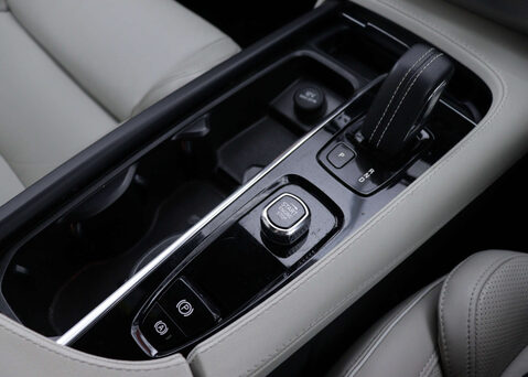 Volvo XC90 2.0 XC90 R-Design Pro T8 Recharge AWD Auto 4WD 5dr 34