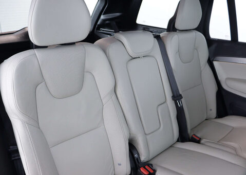 Volvo XC90 2.0 XC90 R-Design Pro T8 Recharge AWD Auto 4WD 5dr 55