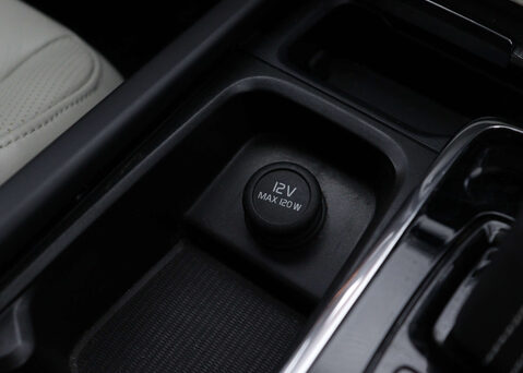 Volvo XC90 2.0 XC90 R-Design Pro T8 Recharge AWD Auto 4WD 5dr 31