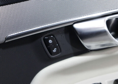 Volvo XC90 2.0 XC90 R-Design Pro T8 Recharge AWD Auto 4WD 5dr 42