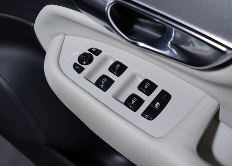 Volvo XC90 2.0 XC90 R-Design Pro T8 Recharge AWD Auto 4WD 5dr 43