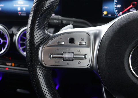 Mercedes-Benz B Class 1.3 B 200 AMG Line Edition Executive Auto 5dr 33