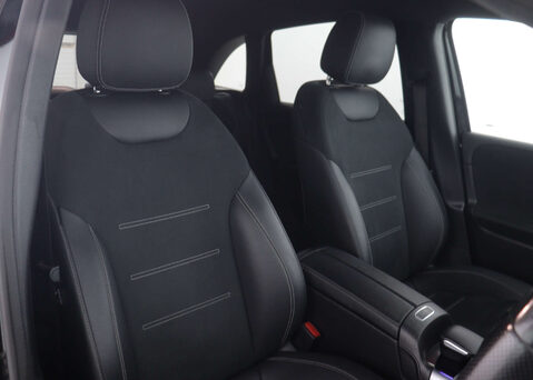 Mercedes-Benz B Class 1.3 B 200 AMG Line Edition Executive Auto 5dr 41